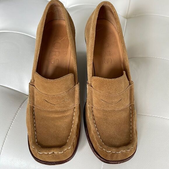 Super cute suede Michael Kors wedge. - Picture 1 of 6